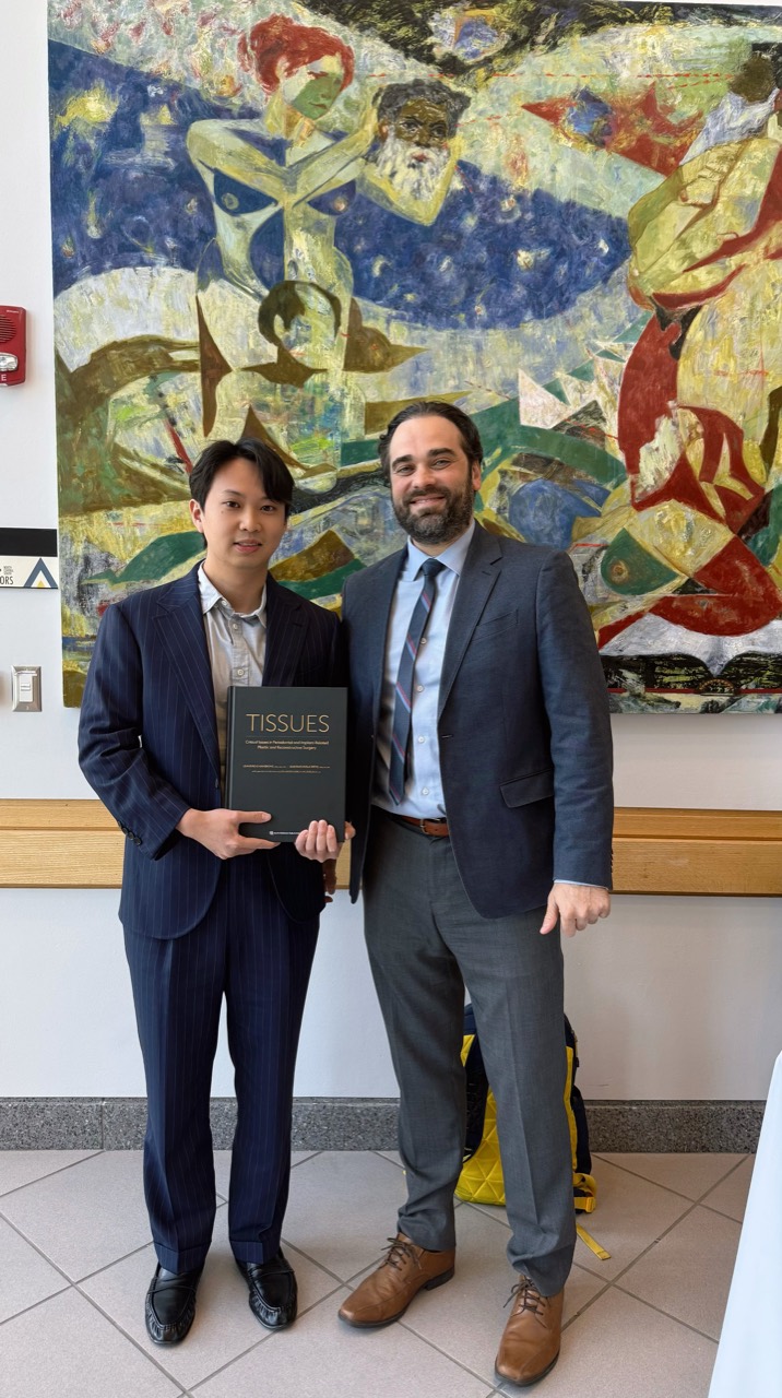 陳昱愷醫師與 Gustavo Avila Ortiz 學者合照